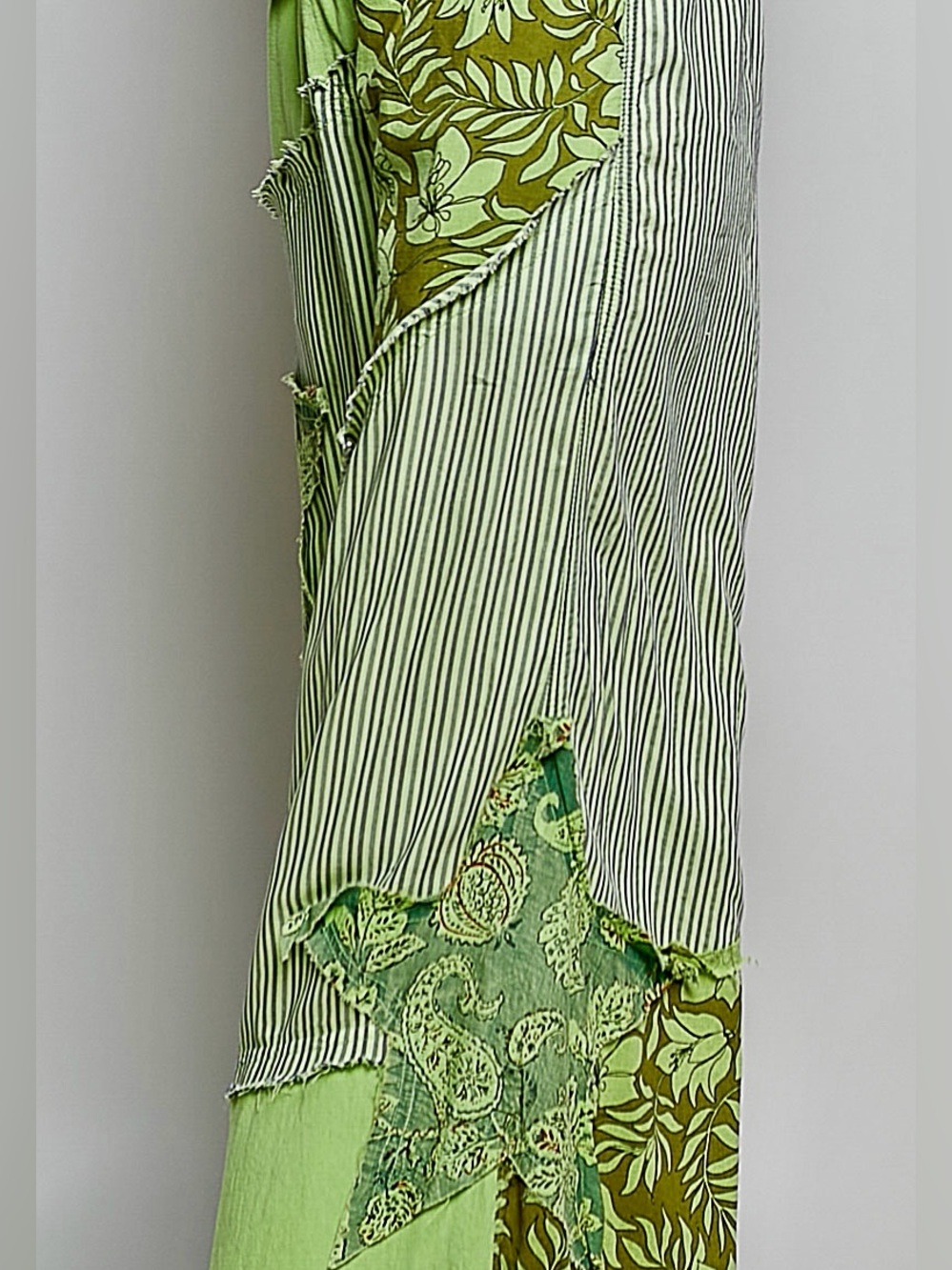 💚 Hello Gorgeous! POL Striped Floral Patchwork Wide leg Pants with Star Patch - Picture 6 of 13